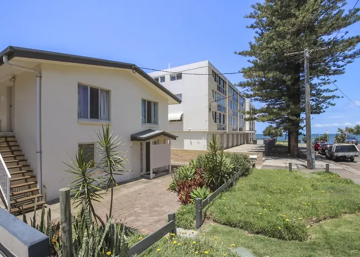 Beachcomber Unit 2 7 Dingle Ave
