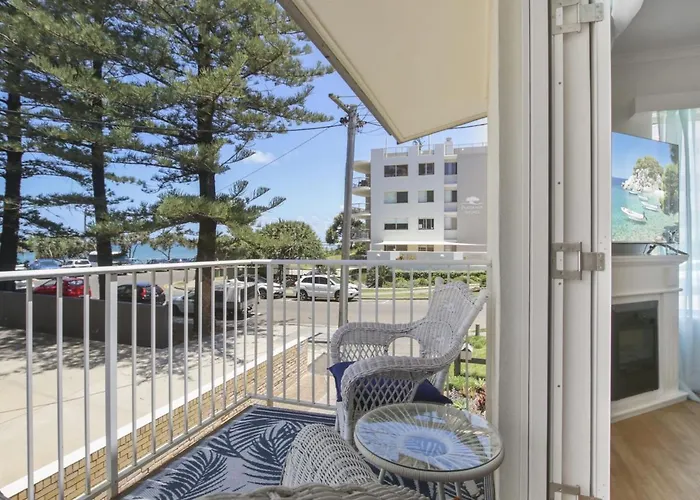Beachcomber Unit 2 7 Dingle Ave